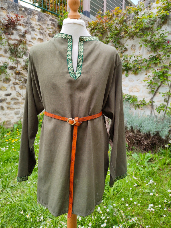 Tunique viking ou médiévale en lin vert, avec manches longues
