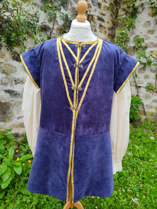 Veste pourpoint à basques, médiéval ou elfique en velours bleu à galon doré