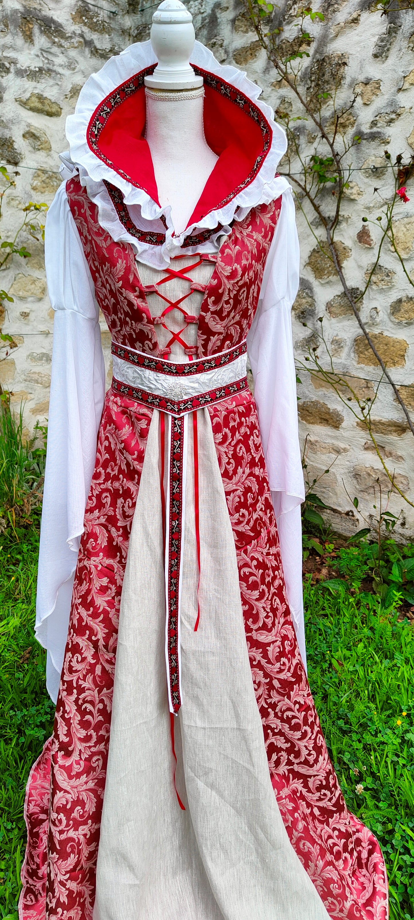 Nouveauté ! Robe médiévale ou Renaissance avec fausse fourrure ou col amovible au choix !