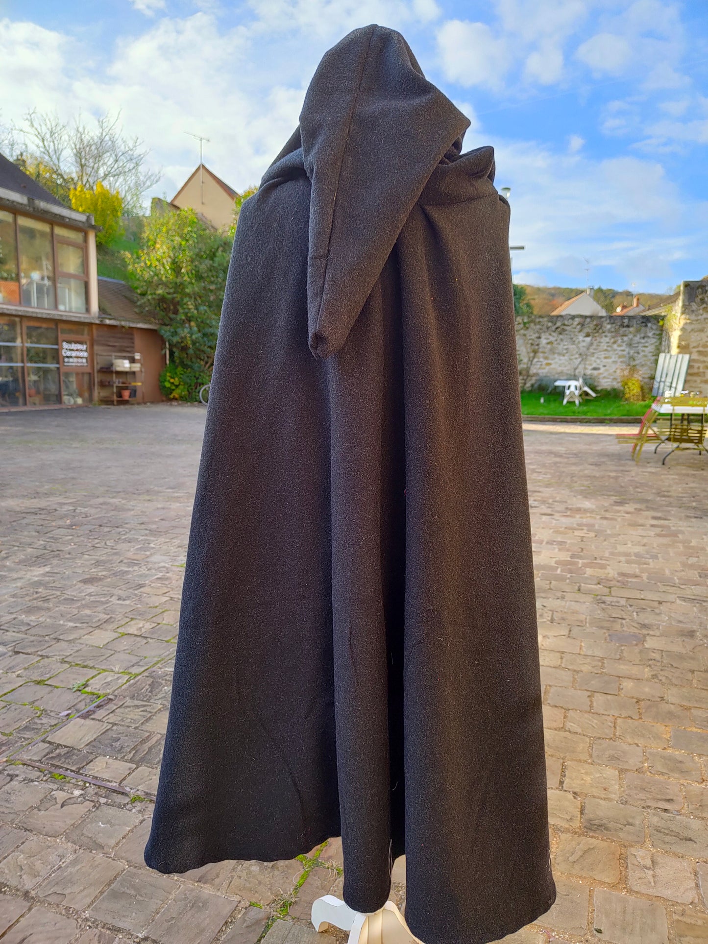 Cape médiévale / historique en lainage cachemire avec grande capuche.