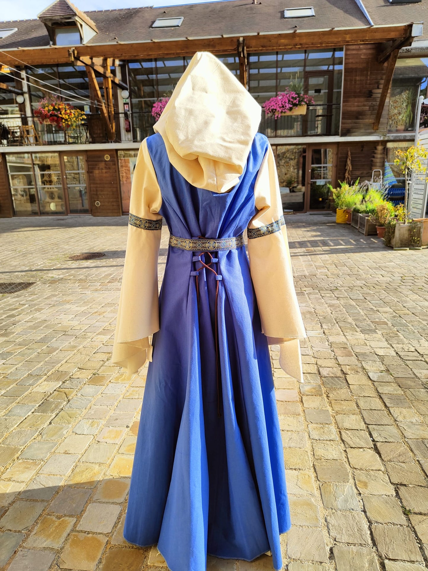 Robe médiévale pour femme en coton avec joli galon, laçages, taille unique du 38 au 44