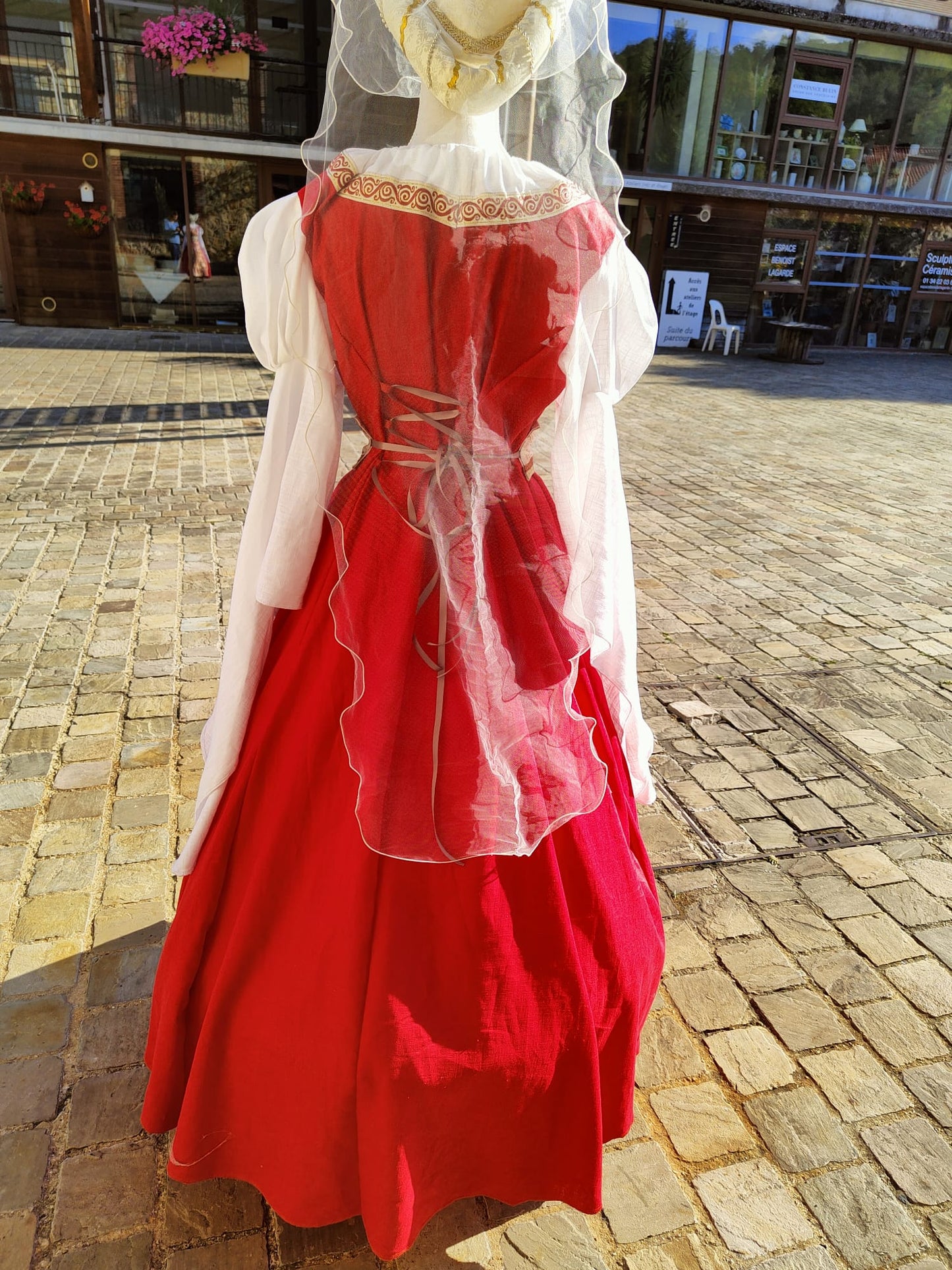 Robe Renaissance pour femme taille unique 38 au 46 en lin rouge et jacquard
