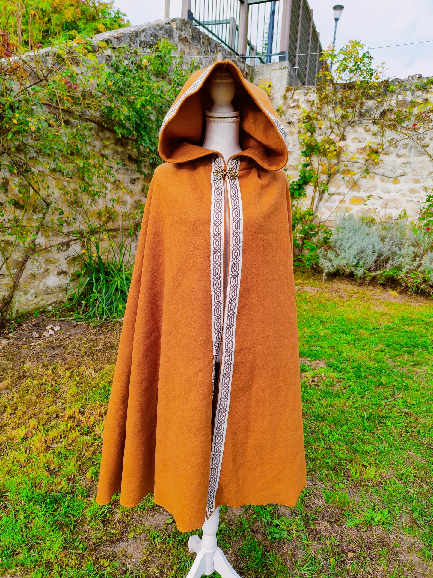 Cape médiévale ou viking mixte en lainage ocre