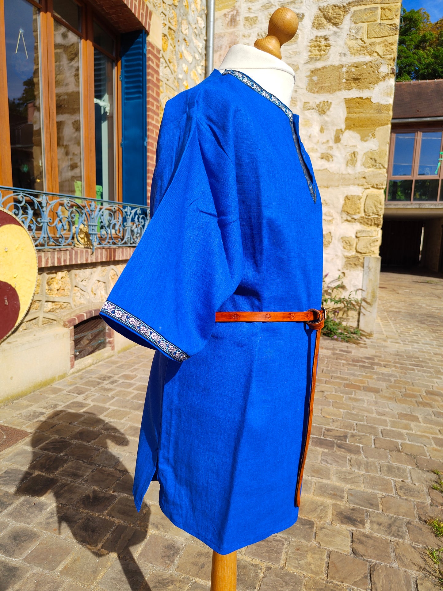Tunique médiévale ou viking en lin cobalt