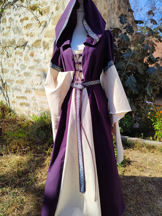 Robe médiévale ou elfique en lin violet à grande capuche et manches très longues, taille unique pour femme