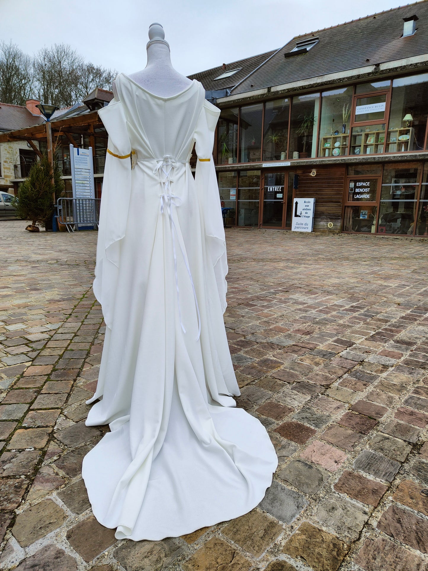 Robe de mariée évocation médiévale