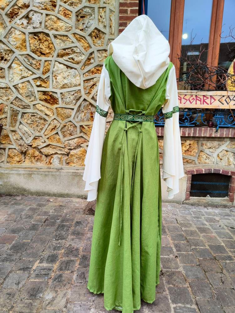 Robe elfique ou médievale verte et écrue en lin avec grande capuche ceinture et manches amples, costume pour femme mariage médiéval, celtique