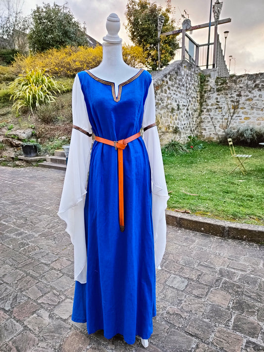 Robe médiévale pour femme, évocation XII ème / XIII ème siécles en lin bleu et mousseline