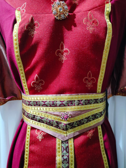 Robe médiévale ou Renaissance en lin et jacquard fleurs de lys