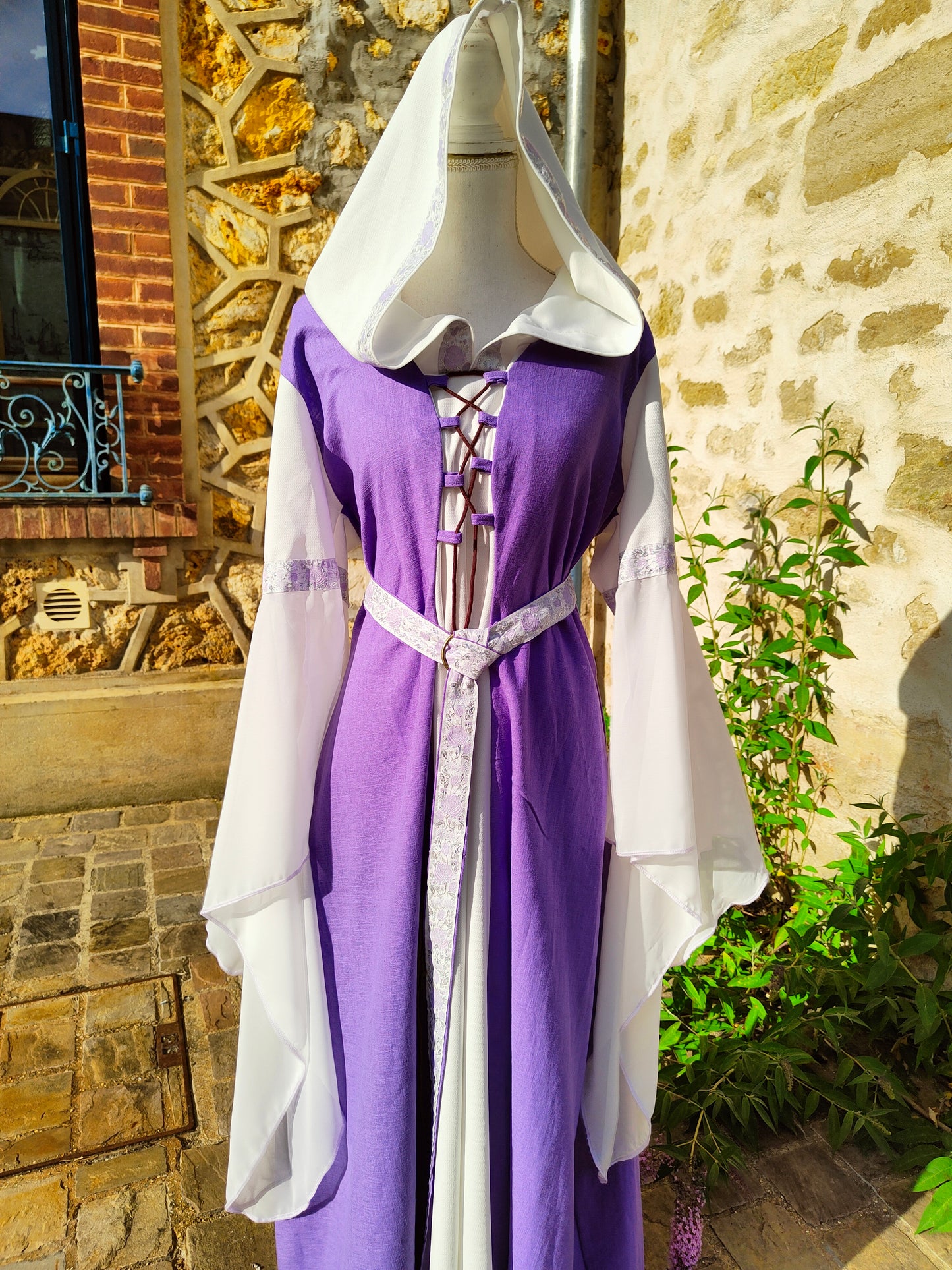 Robe d'évocation médiévale pour femme en lin parme et jersey, avec capuche, taille unique 38 à 46