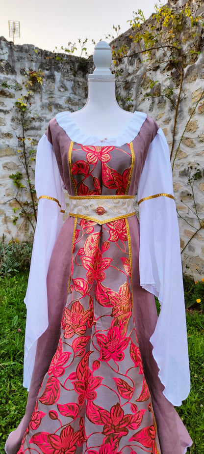 Robe médiévale en lin, taille unique avec laçage au dos