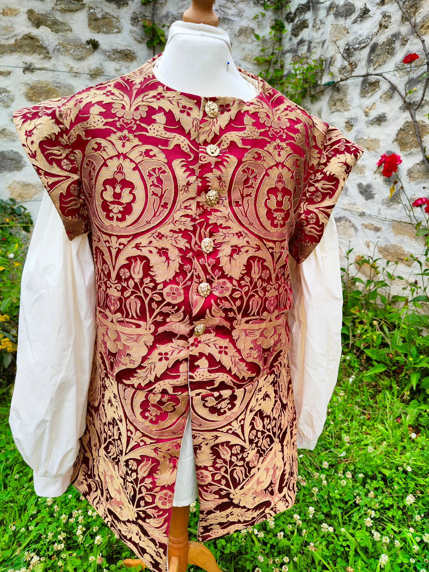 Veste médiévale ou Renaissance pour homme, en jacquard rouge et doré