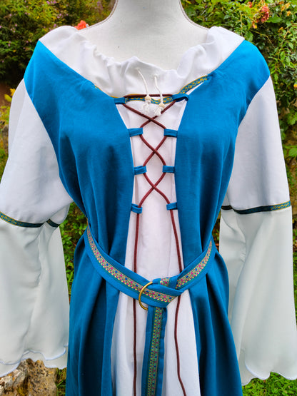 Robe médiévale vert canard et blanche