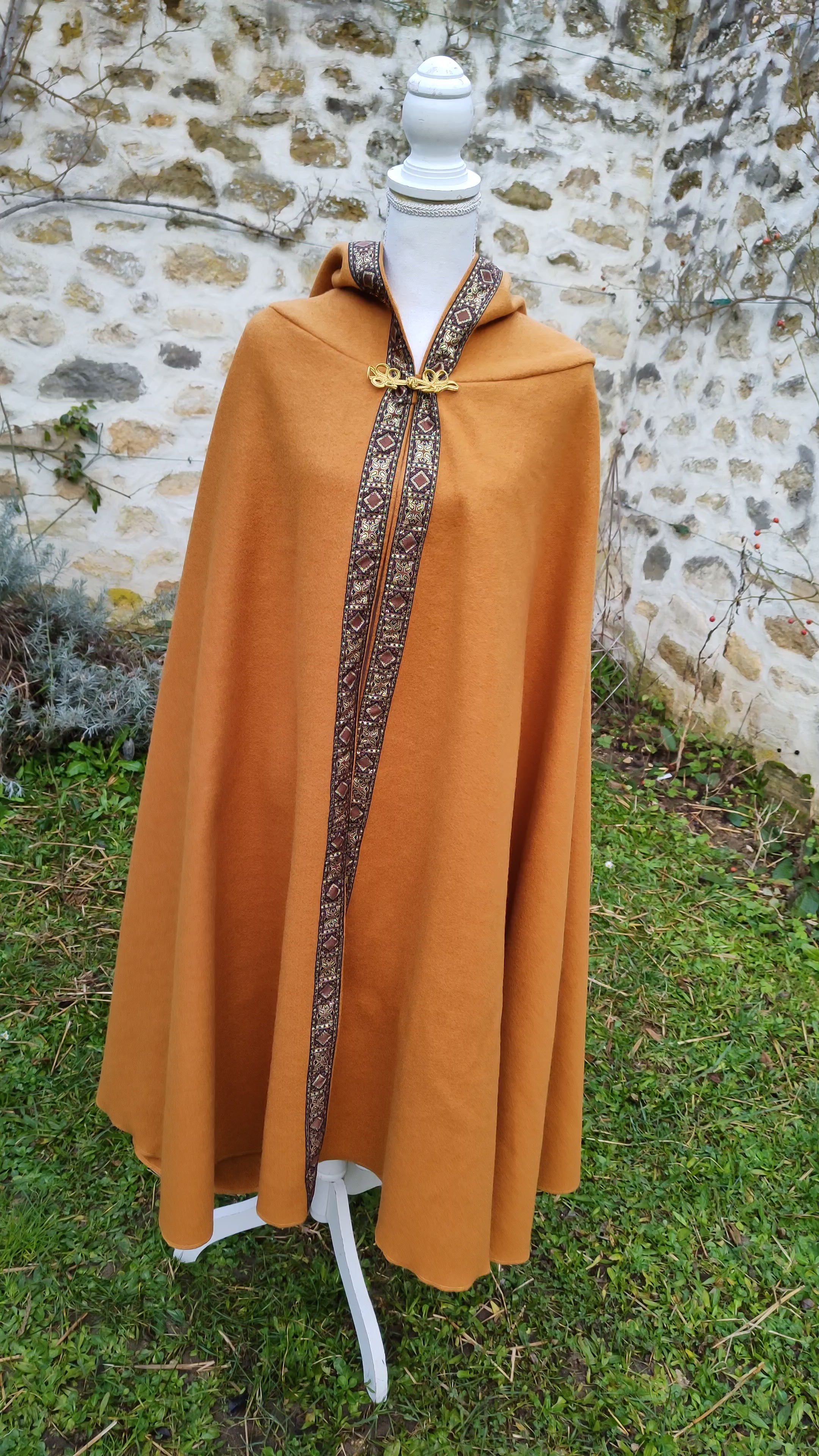 Cape fashion médiévale homme