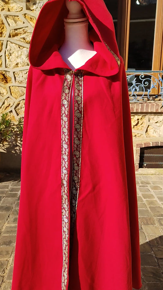 Cape médiévale en lainage rouge, mixte, avec grande capuche