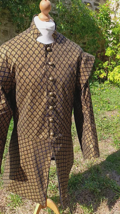 Veste medievale noire et dorée