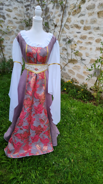 Robe médiévale en lin, taille unique avec laçage au dos