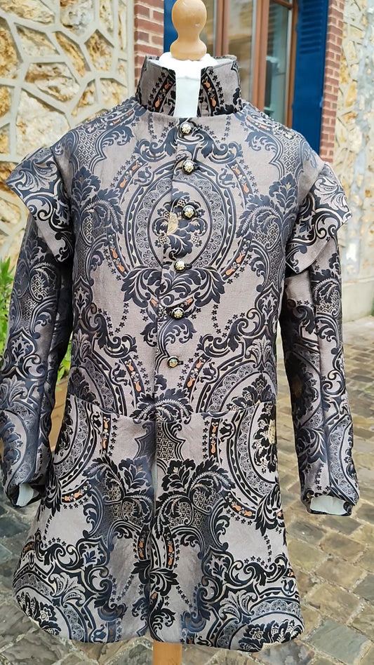 Veste XV ème/ XVI ème siècles pour homme en jacquard noir et or