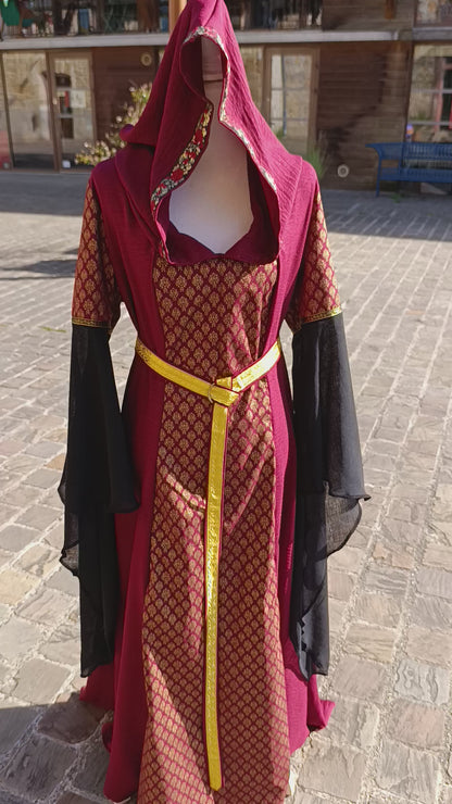 Robe médiévale fantastique, elfique bordeaux et noire