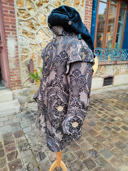 Veste XV ème/ XVI ème siècles pour homme en jacquard noir et or