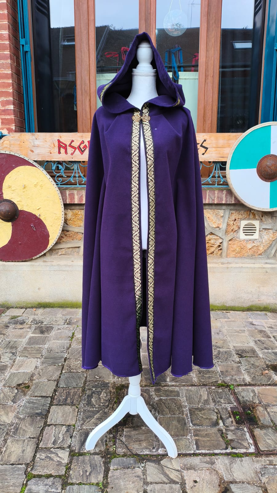 Cape médiévale ou elfique violette en lainage pour homme ou femme