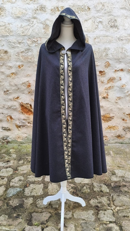 Cape historique convient pour de multiples époques, mixte, en lainage noir