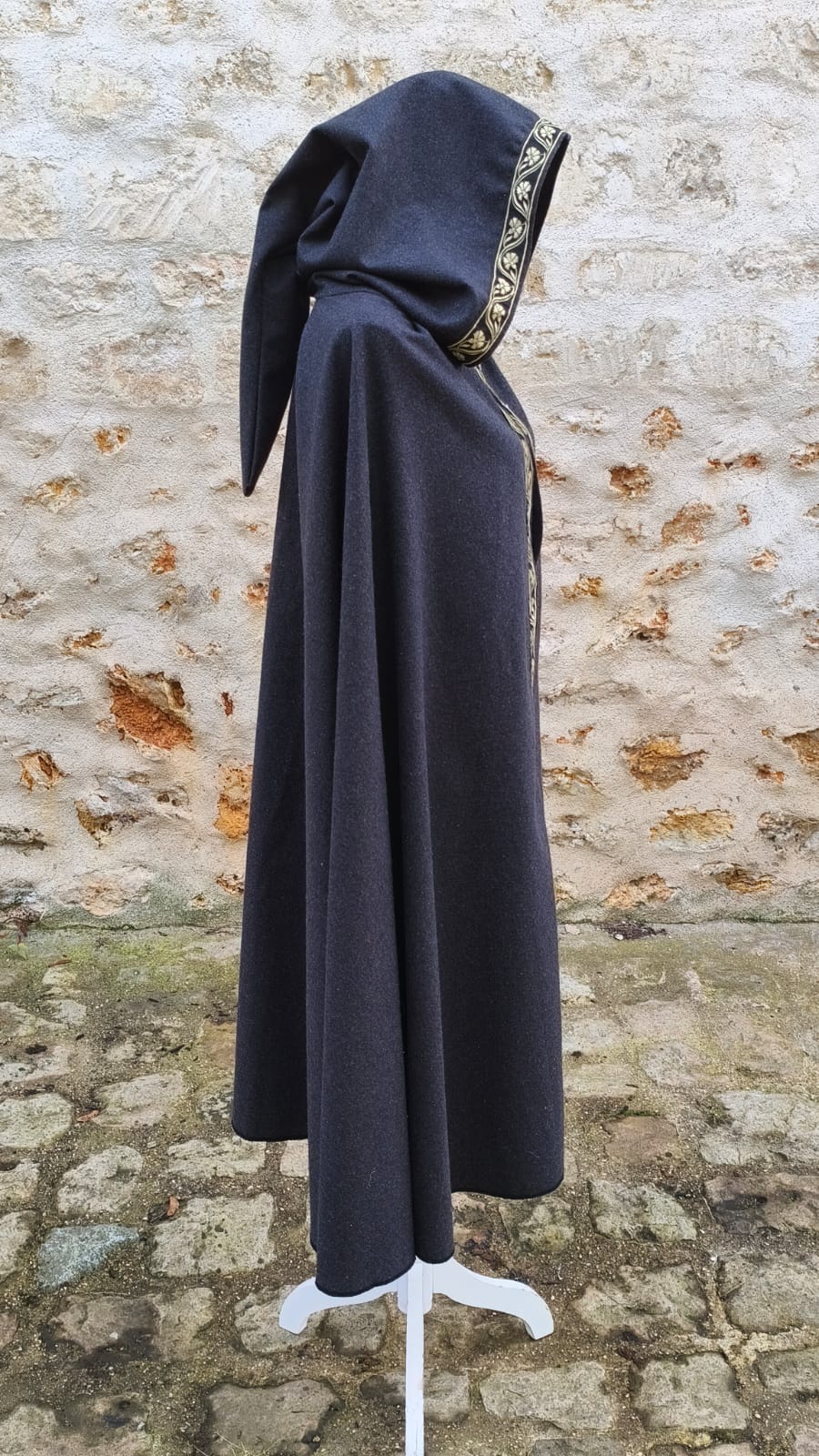 Cape historique convient pour de multiples époques, mixte, en lainage noir