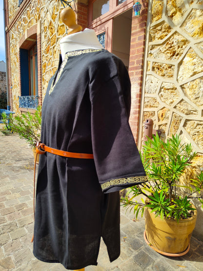 Tunique médiévale ou viking en lin noir