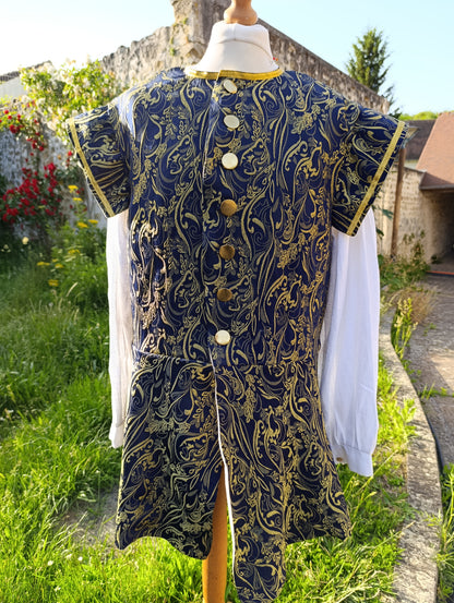 Veste XV ème,XVI ème siècle en jacquard bleu et jaune doré à arabesques