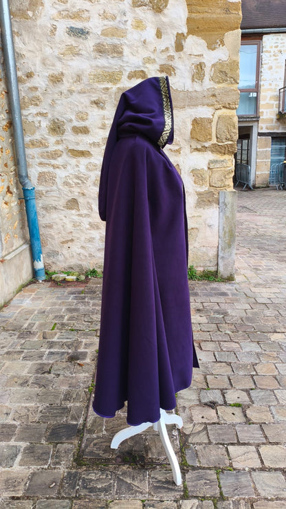 Cape médiévale ou elfique violette en lainage pour homme ou femme