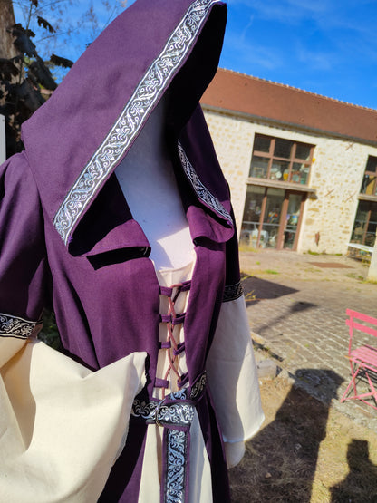 Robe médiévale ou elfique en lin violet à grande capuche et manches très longues, taille unique pour femme