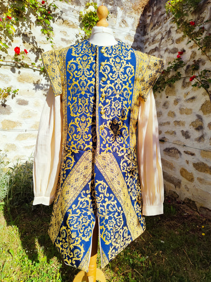 Costume mariage médiéval pour homme, pourpoint ou tunique royale du moyen âge bleue et dorée, manteau Louis XIV, Renaissance